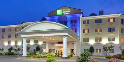 Holiday Inn Express & Suites Watertown-Thousand Islands by IHG