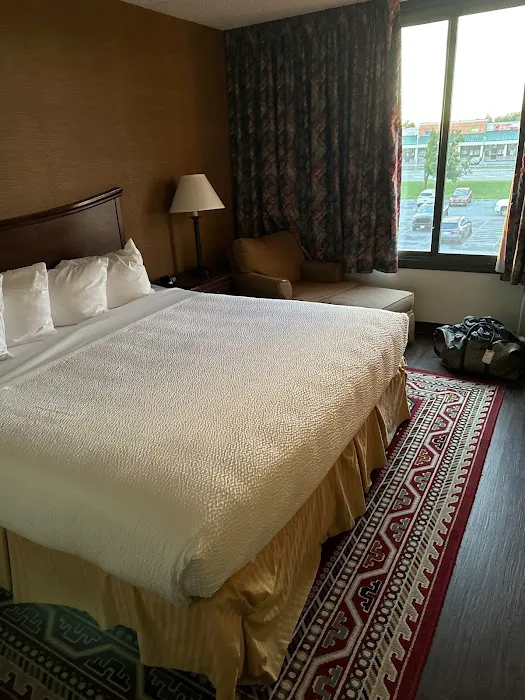 Ramada by Wyndham Watertown 4
