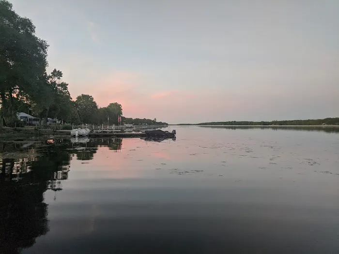 Black Lake Marine's Cottages 4