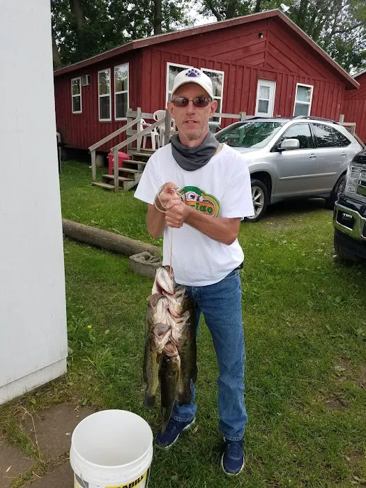 Black Lake Marine's Cottages 4