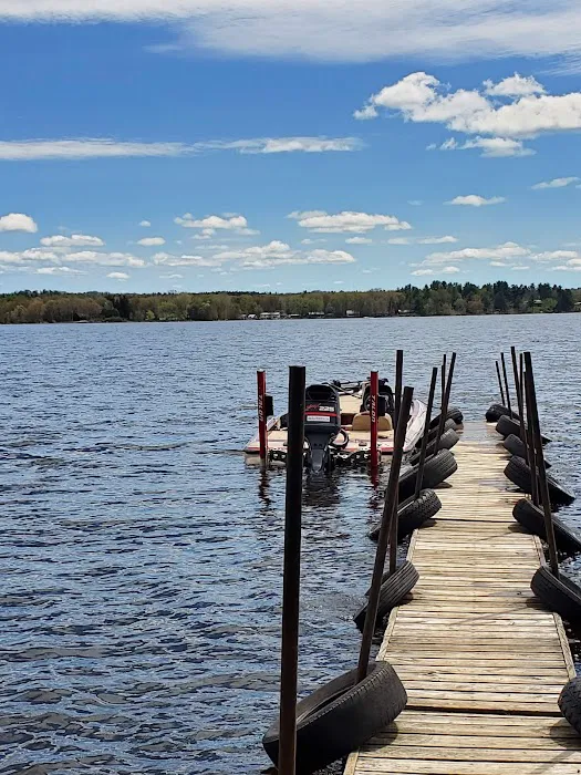 Black Lake Marine's Cottages 4