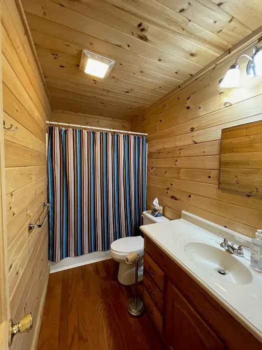 The Lodges at Oak Point 4