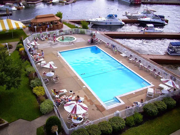 Riveredge Resort 4