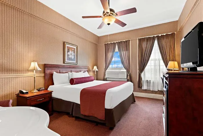 Genetti Hotel, SureStay Collection by Best Western 4