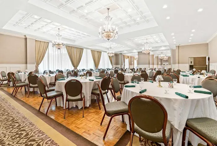 Genetti Hotel, SureStay Collection by Best Western 4