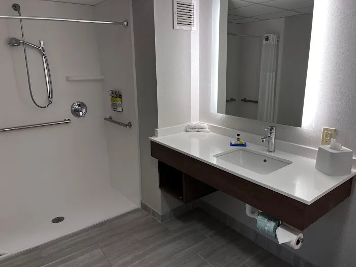 Holiday Inn Express & Suites Williamsport by IHG 4