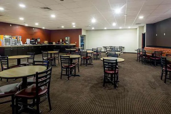 Days Inn by Wyndham Williamsport 4