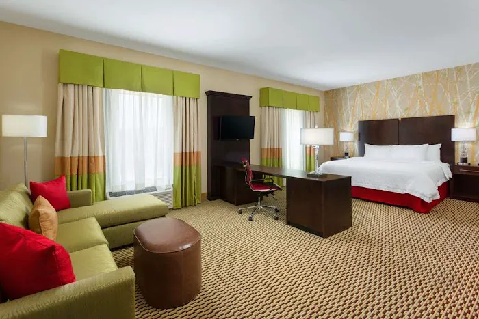 Hampton Inn & Suites Williamsport-Faxon Exit 4
