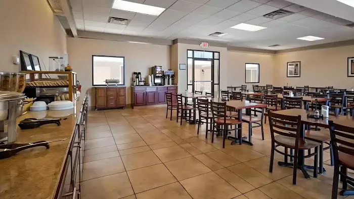 Quality Inn & Suites 4