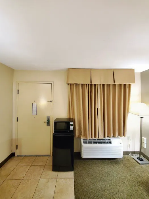 Quality Inn & Suites 4