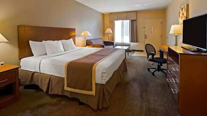 Quality Inn & Suites 4