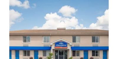 Howard Johnson by Wyndham Springfield