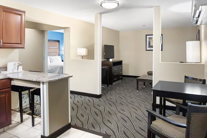 Holiday Inn Express Ludlow - Chicopee Area by IHG 4