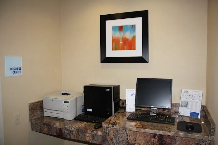 Holiday Inn Express Ludlow - Chicopee Area by IHG 4