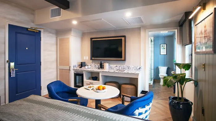Hyatt Place Mystic 5