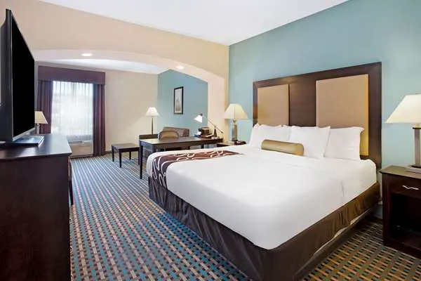 La Quinta Inn & Suites by Wyndham Stonington-Mystic Area 5