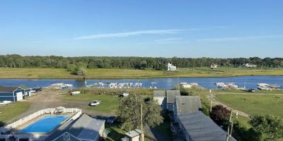 Cove Ledge Inn & Marina