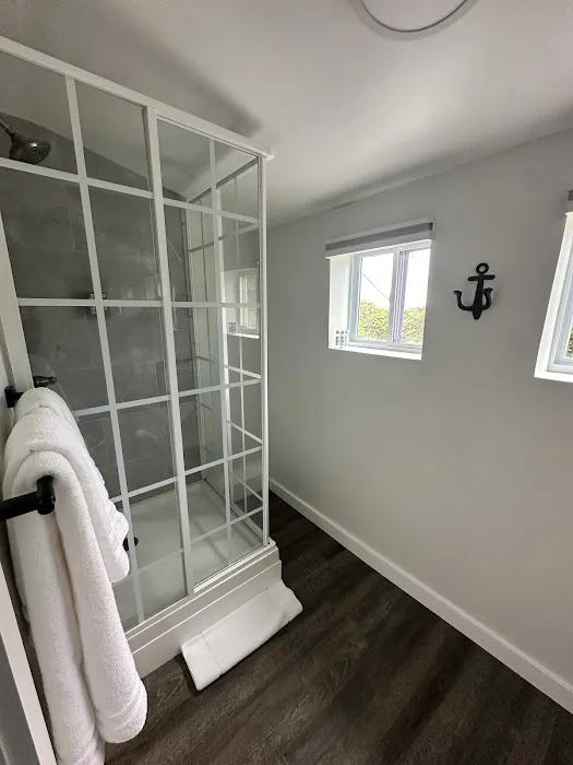 Cove Ledge Inn & Marina 5