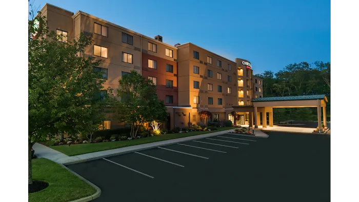 Courtyard Providence Lincoln 4