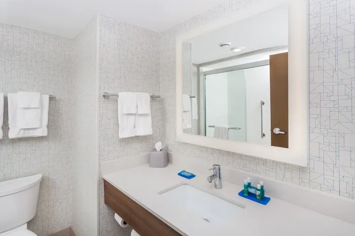 Holiday Inn Express & Suites Providence-Woonsocket by IHG 4