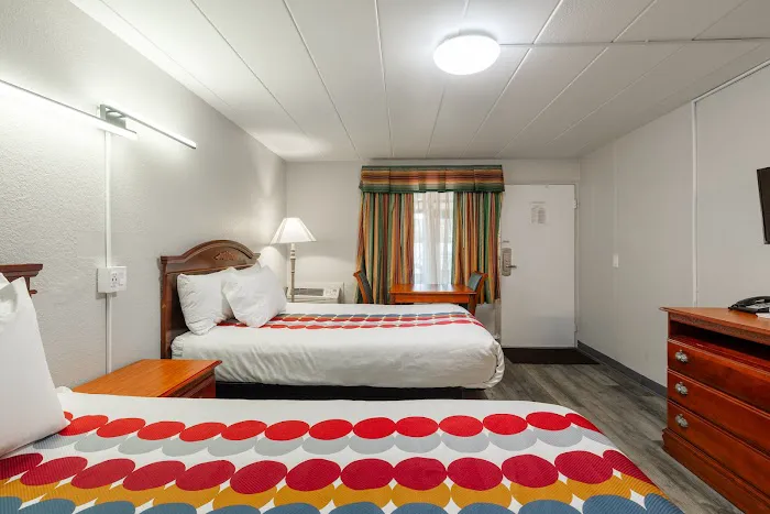 Attleboro Motor Inn 4