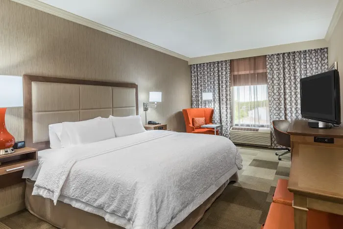 Hampton Inn Coventry-Warwick Area 4