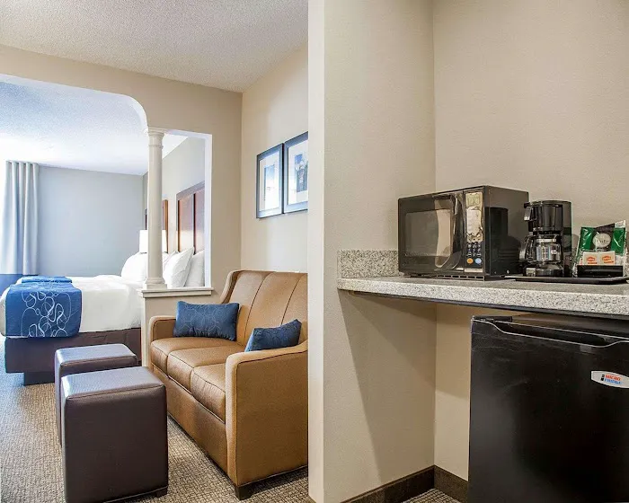 Comfort Suites West Warwick - Providence 4