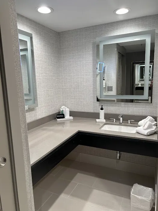 Crowne Plaza Providence-Warwick (Airport), an IHG Hotel 4