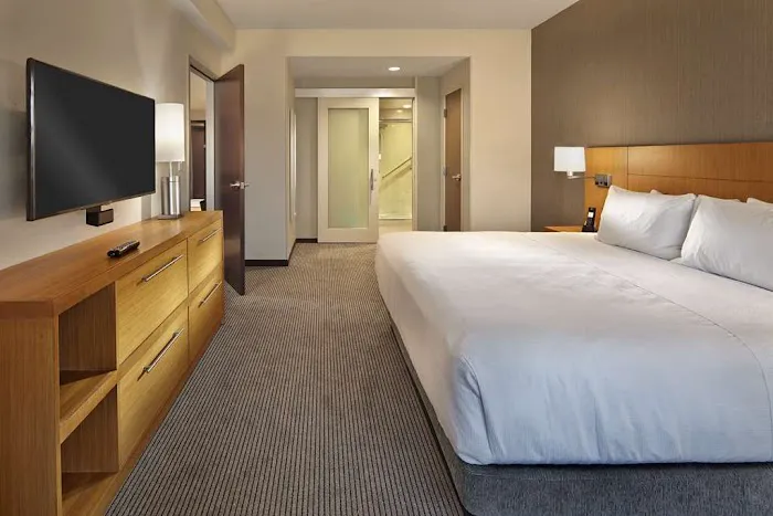 Hyatt Place Warwick Providence Airport 4