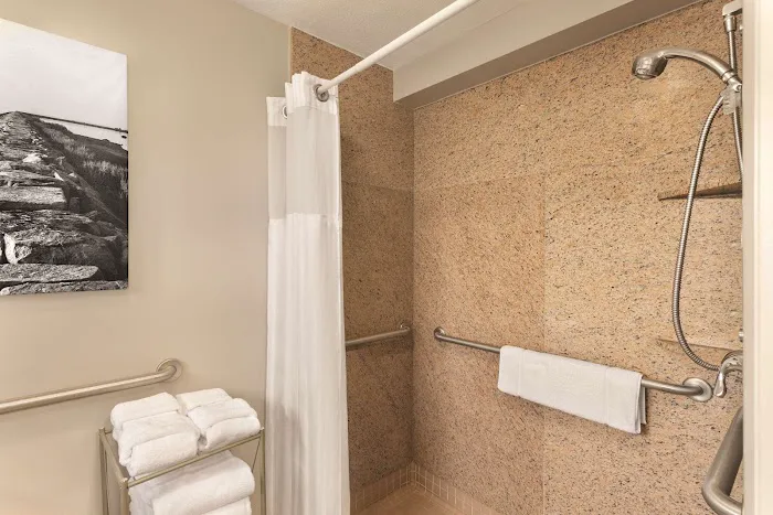 Radisson Hotel Providence Airport 4