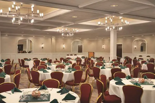 Radisson Hotel Providence Airport 4