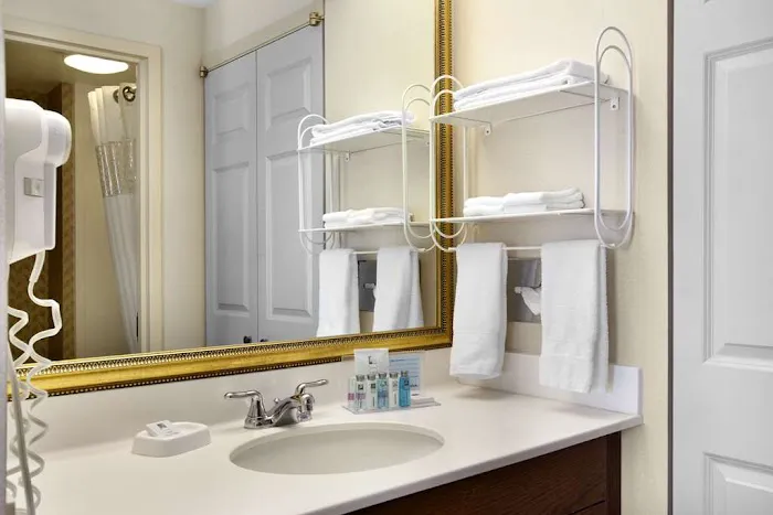 Hampton Inn & Suites Providence/Warwick-Airport 4