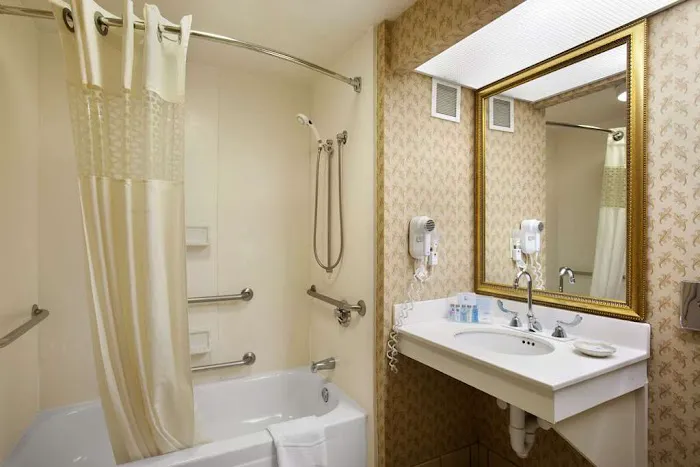 Hampton Inn & Suites Providence/Warwick-Airport 4