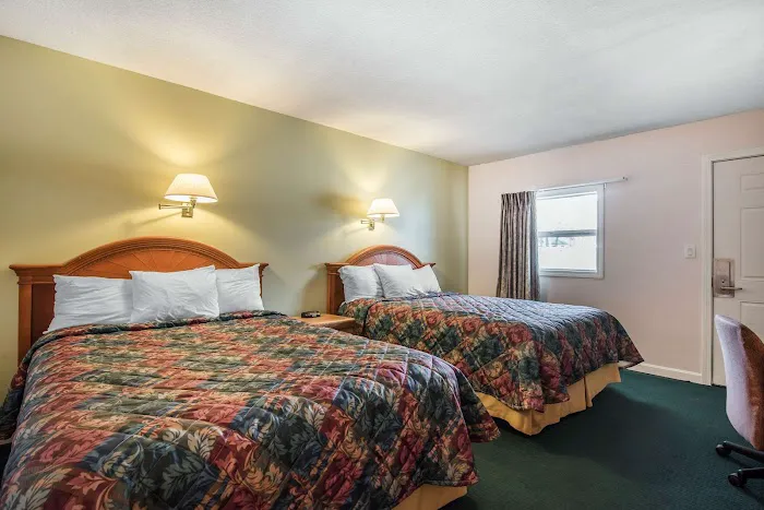 Rodeway Inn 5