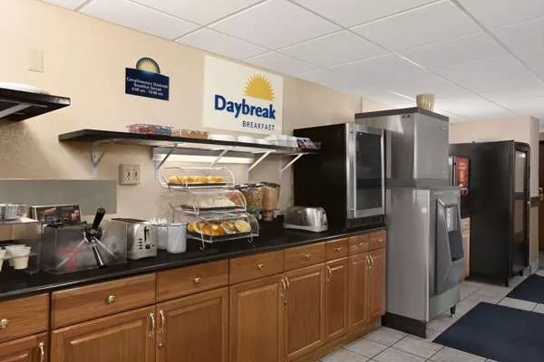 Days Inn by Wyndham Keene NH 4