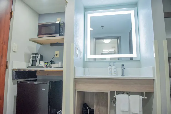 Keene Elm City Hotel, Ascend Hotel Collection 4