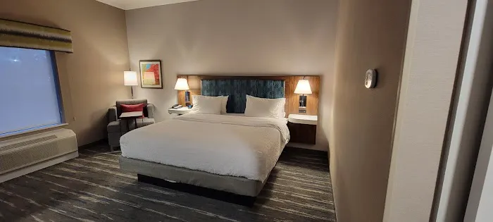 Hampton Inn & Suites Keene 4