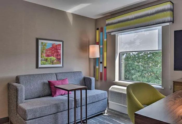 Hampton Inn & Suites Keene 4