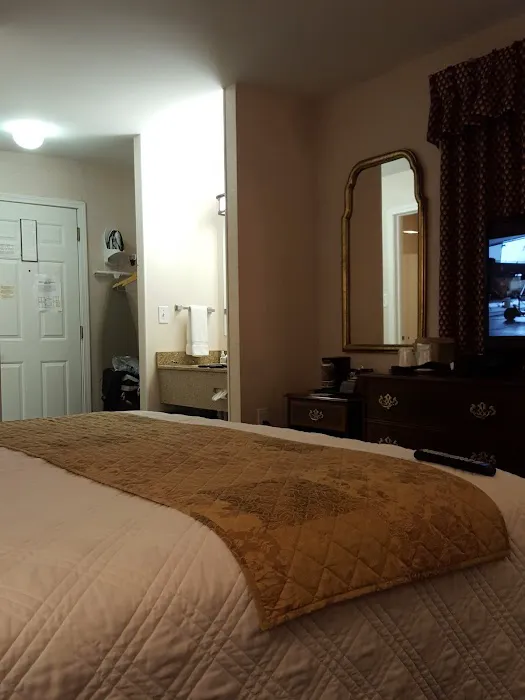 The Inn At Houghton Creek 4