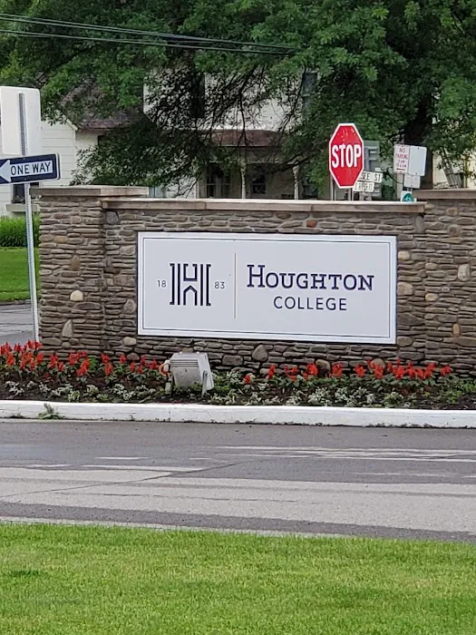 The Inn At Houghton Creek 4
