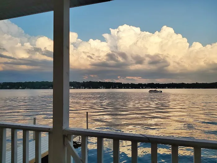 Silverlaken Estate (Vacation Rentals, Glampground & Tiny House Village) 4