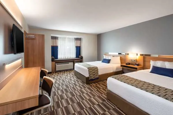 Microtel Inn & Suites by Wyndham Warsaw 4