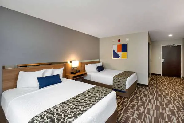 Microtel Inn & Suites by Wyndham Warsaw 4