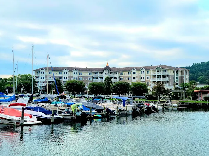 Watkins Glen Harbor Hotel 4