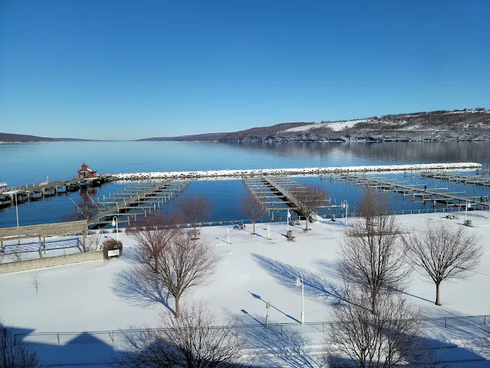 Watkins Glen Harbor Hotel 4