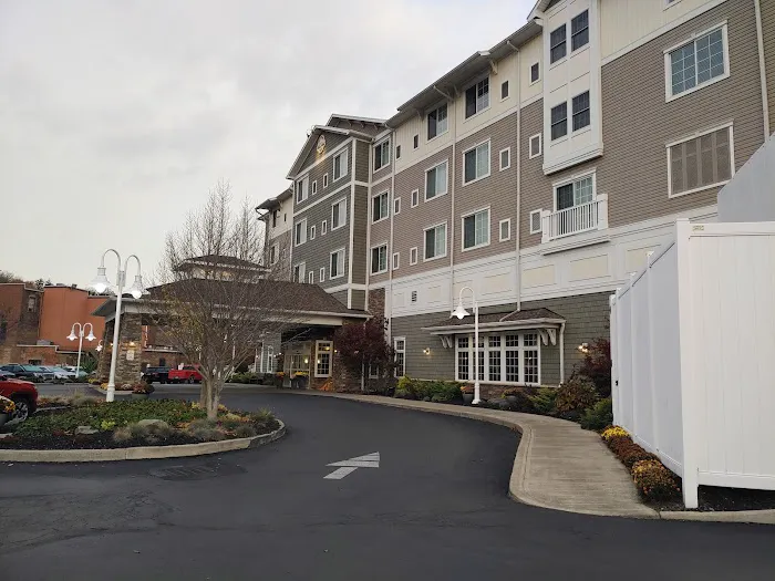 Watkins Glen Harbor Hotel 4