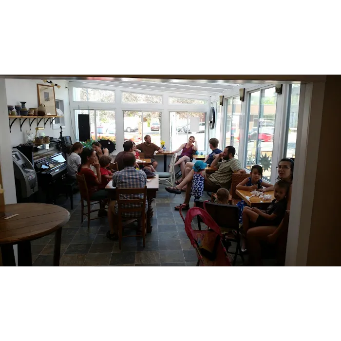 Colonial Inn & Creamery 4