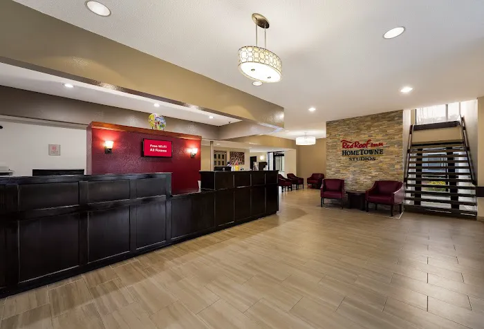 Red Roof Inn Painted Post 4