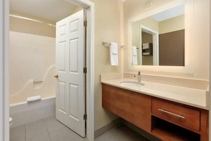 Staybridge Suites Corning by IHG 4