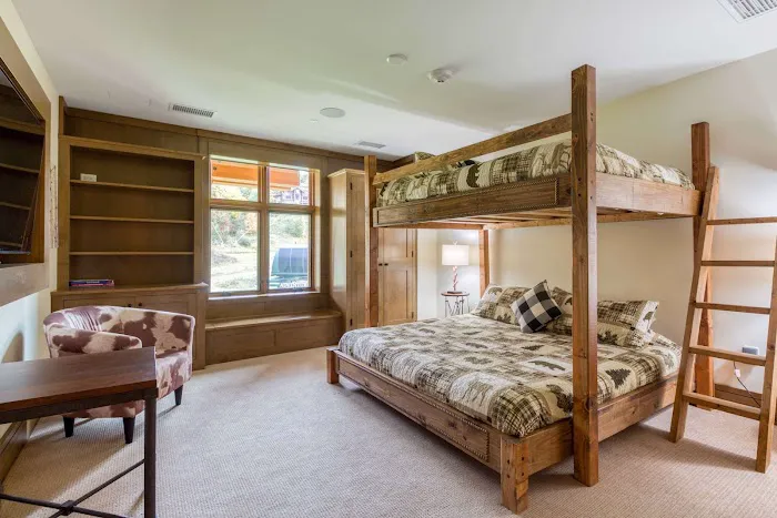 The Lodge at Spruce Peak, a Destination by Hyatt Hotel 4